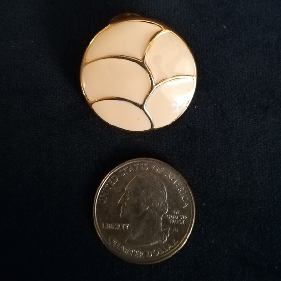 Vintage White & Gold Enabled Earrings - Picture 3 of 4